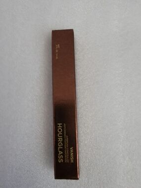 Hourglass Vanish Concealer - Metallic Brown Packaging